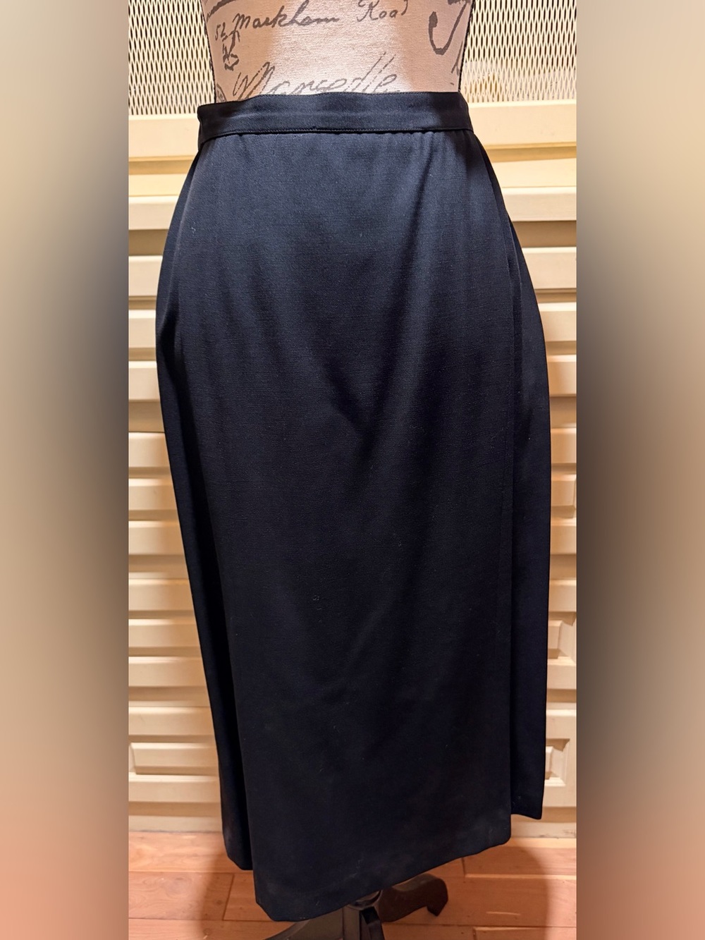 VTG Louis Feraud Black Wool Pleated Back Pencil Skirt